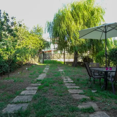 La D' Oro Villa *